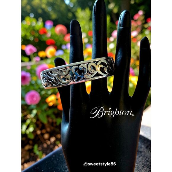 Brighton Jewelry - 💐BRIGHTON Silver Filigree Heart & Scroll Hinged Bracelet